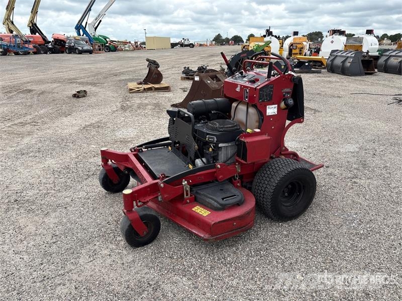 Toro Grandstand Stand-On 52 in Lawn Mower Vrtni traktor kosilnice
