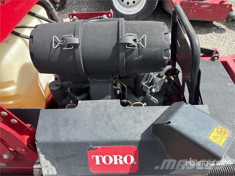 Toro Grandstand Stand-On 60 in Lawn Mower ركوب الحشائش