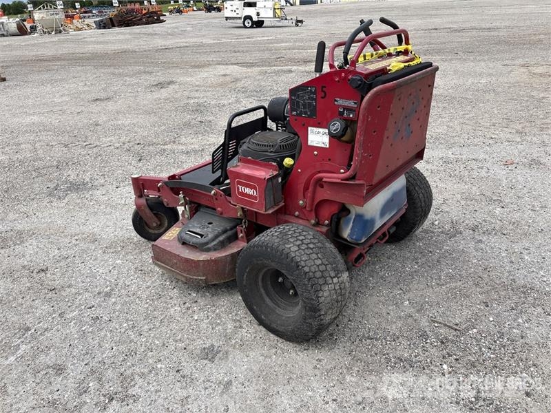 Toro Grandstand Stand-On 48 in Lawn Mower Vrtni traktor kosilnice