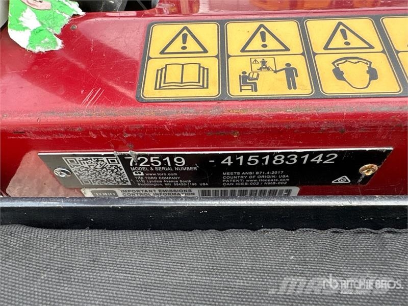 Toro Grandstand Stand-On 52 in Lawn Mower Vrtni traktor kosilnice