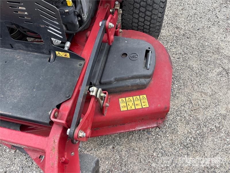 Toro Grandstand Stand-On 52 in Lawn Mower Vrtni traktor kosilnice