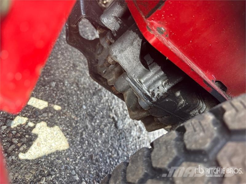 Toro Grandstand Stand-On 60 in Lawn Mower ركوب الحشائش