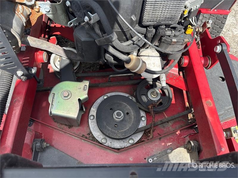 Toro Grandstand Stand-On 60 in Lawn Mower ركوب الحشائش