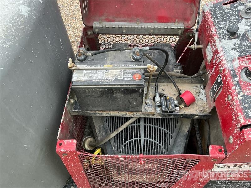 Toro MBTX2500-68138 1.25 ton Stand-On Concrete Buggy Priedai