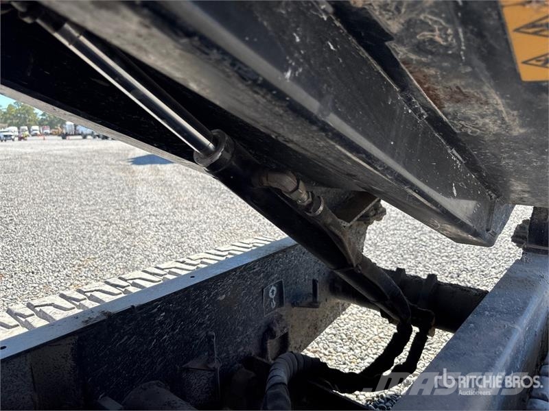 Toro MBTX2500 Stand-On Crawler Concrete Buggy Priedai