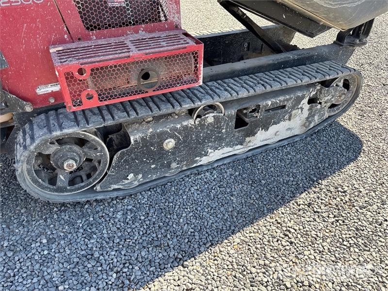Toro MBTX2500 Stand-On Crawler Concrete Buggy Priedai
