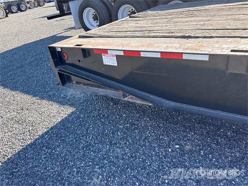 TOWMASTER T-70HT 48 ft T/A Hydraulic Tail Trailer Low loaders