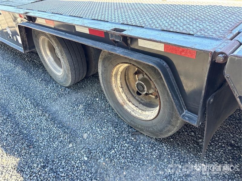TOWMASTER T-70HT 48 ft T/A Hydraulic Tail Trailer Low loaders