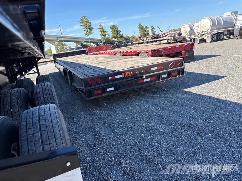 TOWMASTER T-70HT 48 ft T/A Hydraulic Tail Trailer Low loaders