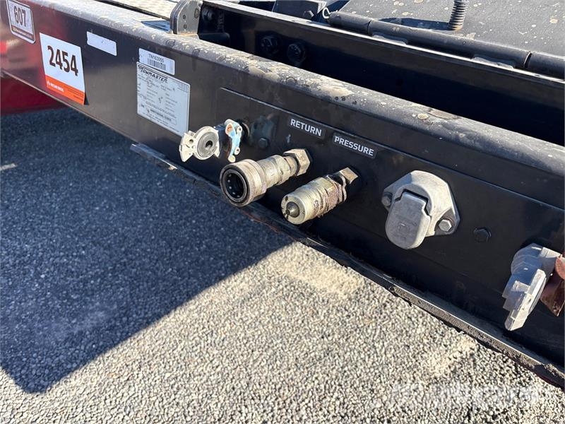 TOWMASTER T-70HT 48 ft T/A Hydraulic Tail Trailer Low loaders