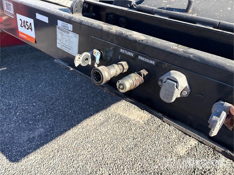 TOWMASTER T-70HT 48 ft T/A Hydraulic Tail Trailer Low loaders