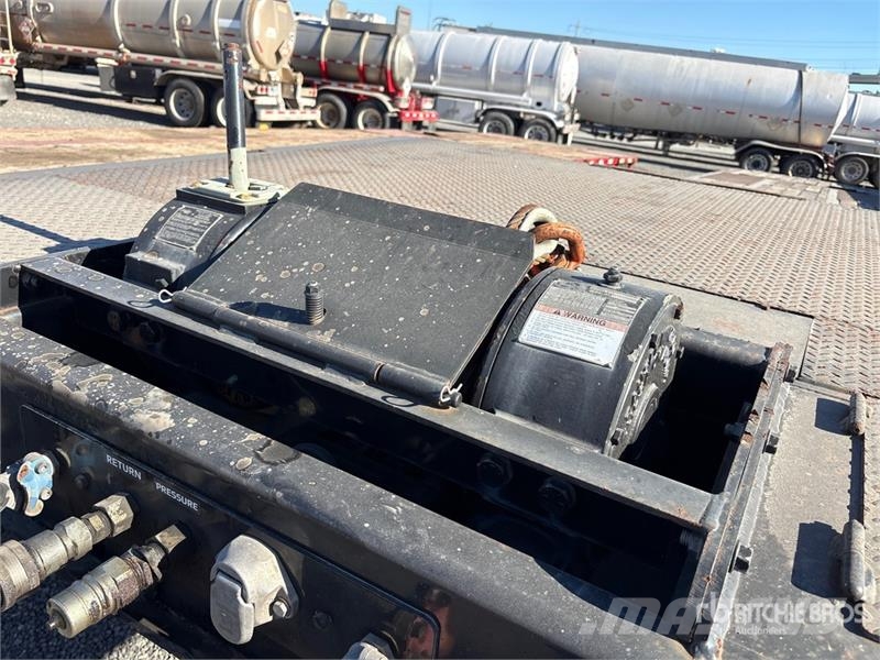 TOWMASTER T-70HT 48 ft T/A Hydraulic Tail Trailer Low loaders