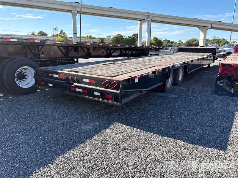 TOWMASTER T-70HT 48 ft T/A Hydraulic Tail Trailer Low loaders