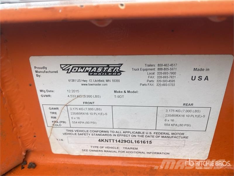 TOWMASTER T-9DT 14 ft T/A Tilt Deck Trailer Низькорамні причепи