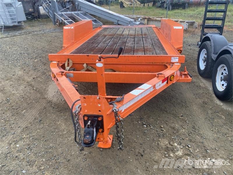 TOWMASTER T-9DT 14 ft T/A Tilt Deck Trailer Низькорамні причепи