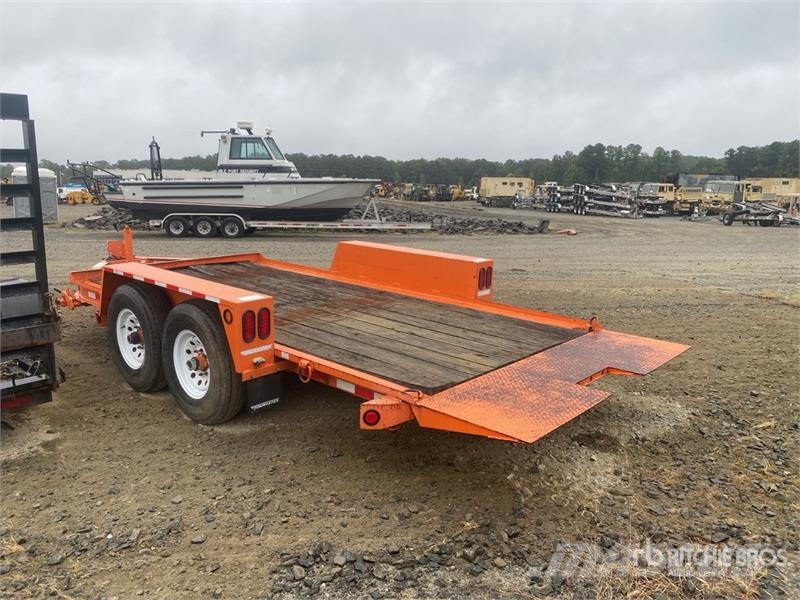 TOWMASTER T-9DT 14 ft T/A Tilt Deck Trailer Низькорамні причепи