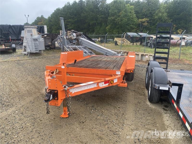 TOWMASTER T-9DT 14 ft T/A Tilt Deck Trailer Низькорамні причепи