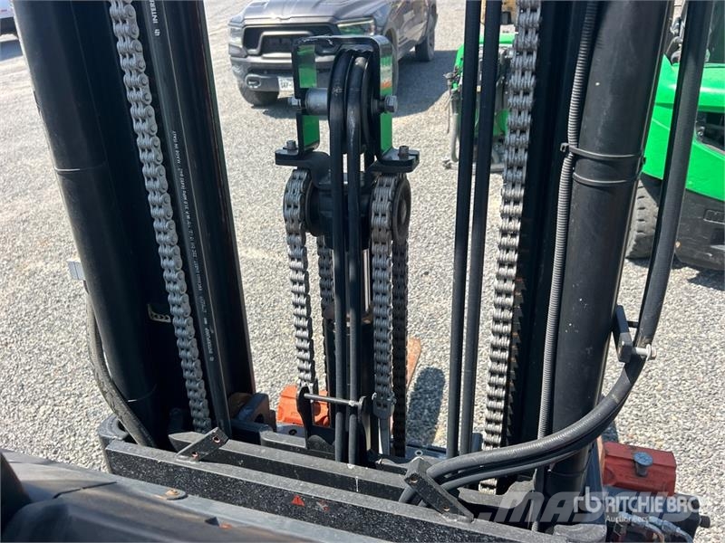 Toyota 05-8FBM20T 4000 lb Electric Forklift 전동 지게차