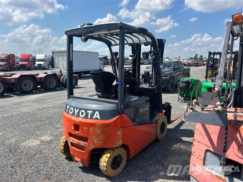 Toyota 05-8FBM20T 4000 lb Electric Forklift 전동 지게차