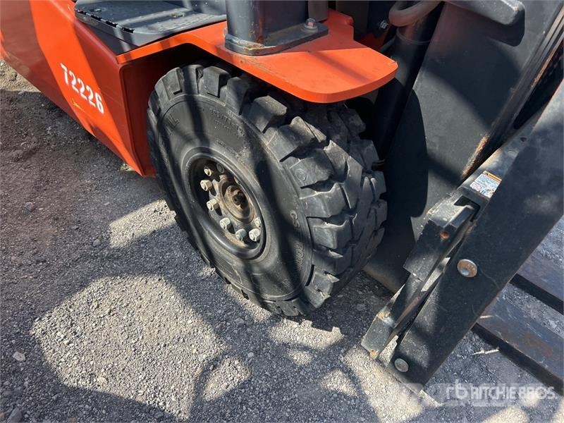 Toyota 05-8FBM25T 5000 lb Electric Forklift Elektriskie autoiekrāvēji