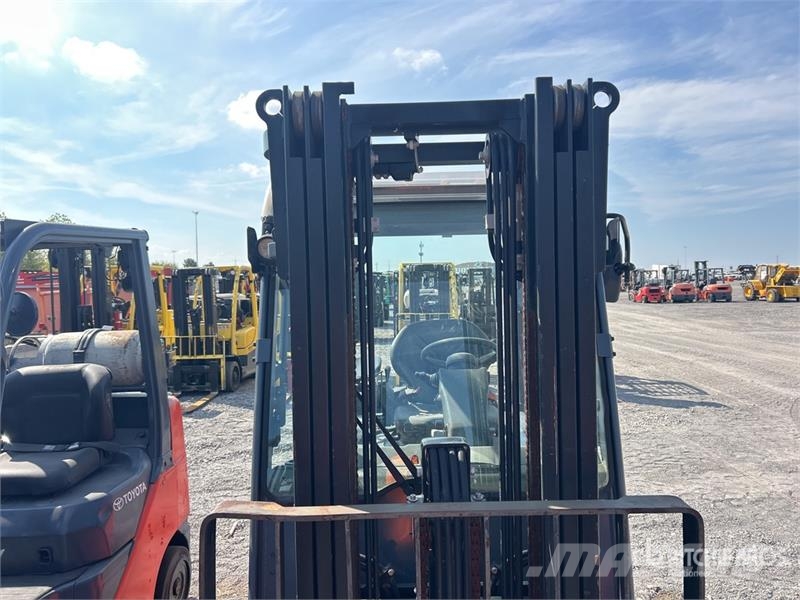 Toyota 05-8FBM25T 5000 lb Electric Forklift Elektriskie autoiekrāvēji