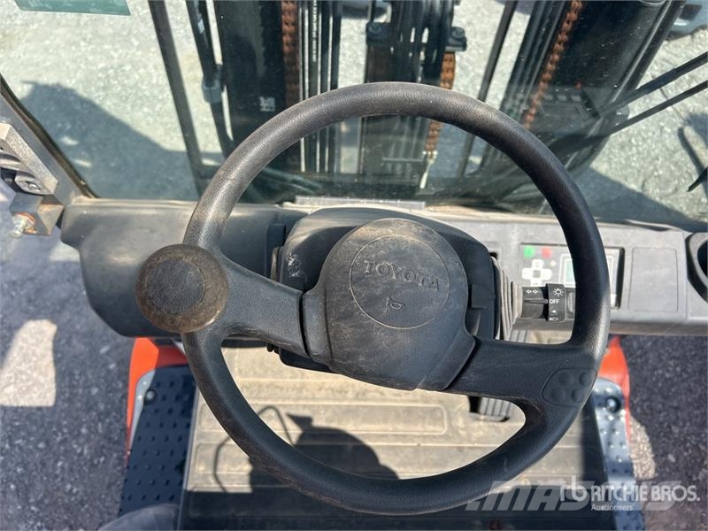 Toyota 05-8FBM25T 5000 lb Electric Forklift Elektriskie autoiekrāvēji