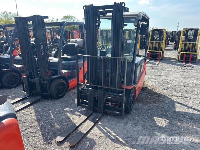 Toyota 05-8FBM25T 5000 lb Electric Forklift Elektriskie autoiekrāvēji