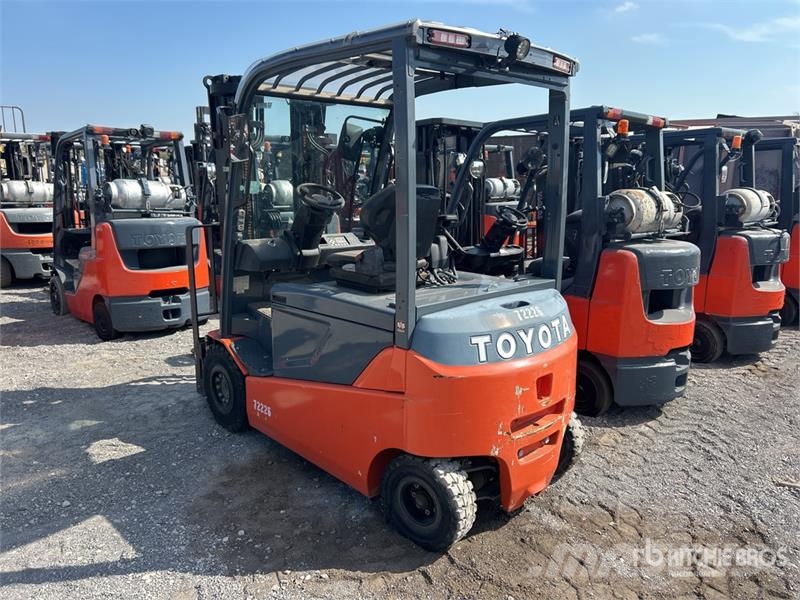 Toyota 05-8FBM25T 5000 lb Electric Forklift Elektriskie autoiekrāvēji