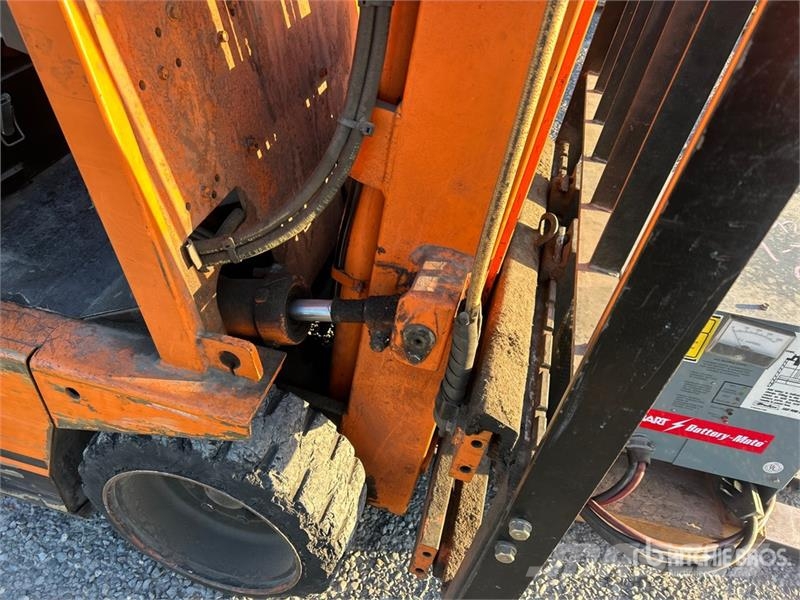 Toyota 2FBE15 2800 lb Electric Forklift Električni viljuškari