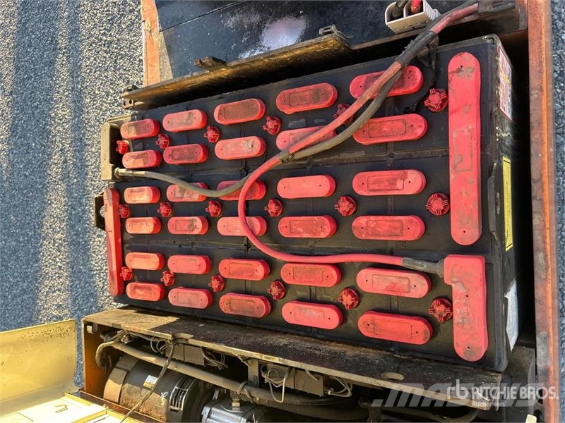 Toyota 2FBE15 2800 lb Electric Forklift Električni viljuškari