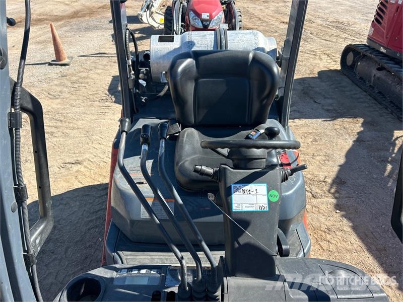 Toyota 40-8FGU25 4500 lb Pneumatic Tire Forklift Autokrāvēji - citi