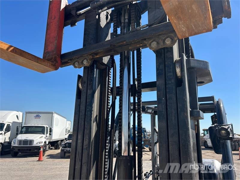 Toyota 40-8FGU25 4500 lb Pneumatic Tire Forklift Autokrāvēji - citi