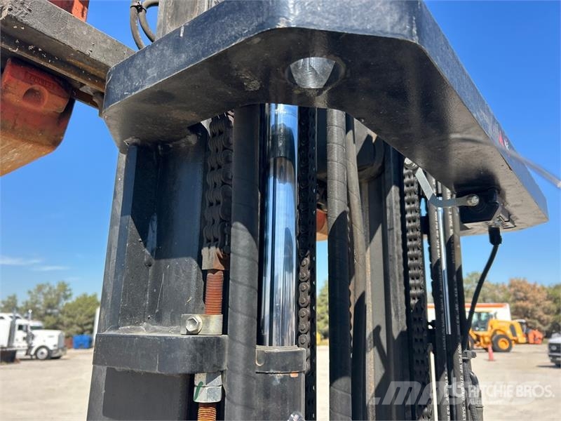 Toyota 40-8FGU25 4500 lb Pneumatic Tire Forklift Autokrāvēji - citi