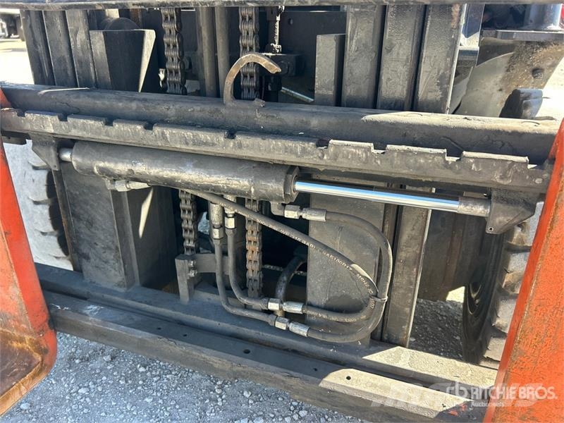 Toyota 40-8FGU25 4500 lb Pneumatic Tire Forklift Autokrāvēji - citi