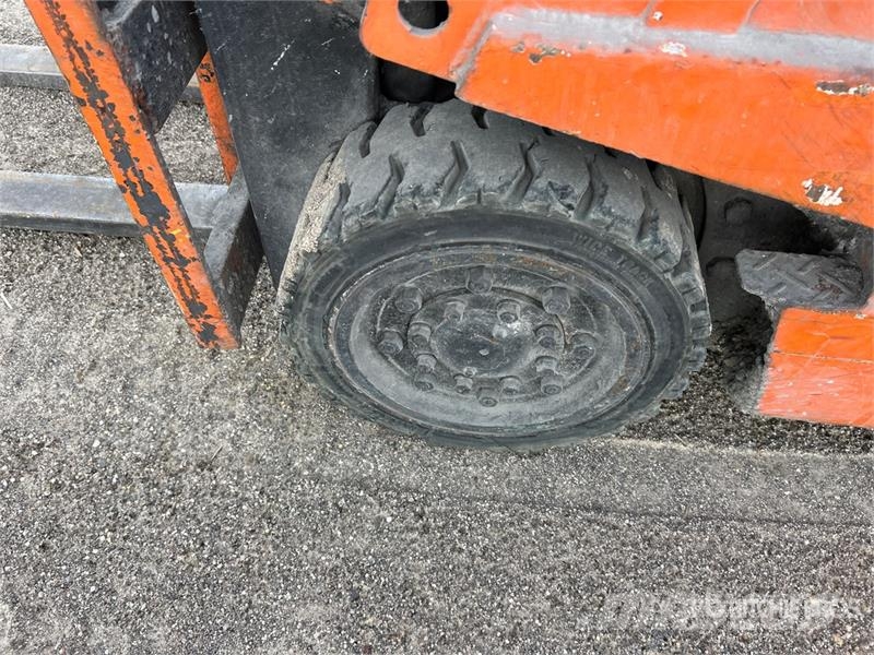 Toyota 42-3FGC15 2650 lb Cushion Tire Forklift Targoncák-Egyéb