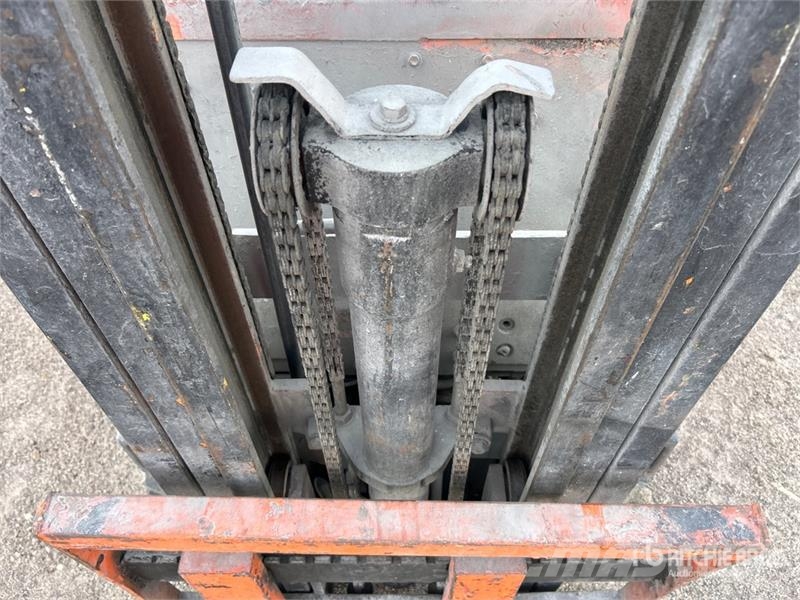 Toyota 42-3FGC15 2650 lb Cushion Tire Forklift Targoncák-Egyéb