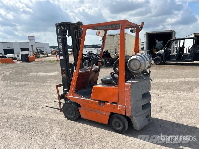 Toyota 42-3FGC15 2650 lb Cushion Tire Forklift Targoncák-Egyéb
