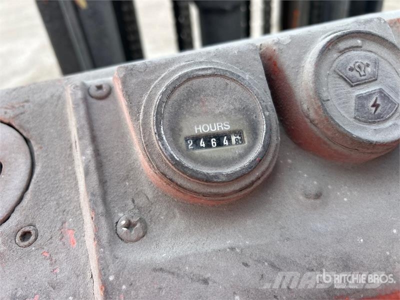 Toyota 42-3FGC15 2650 lb Cushion Tire Forklift Targoncák-Egyéb