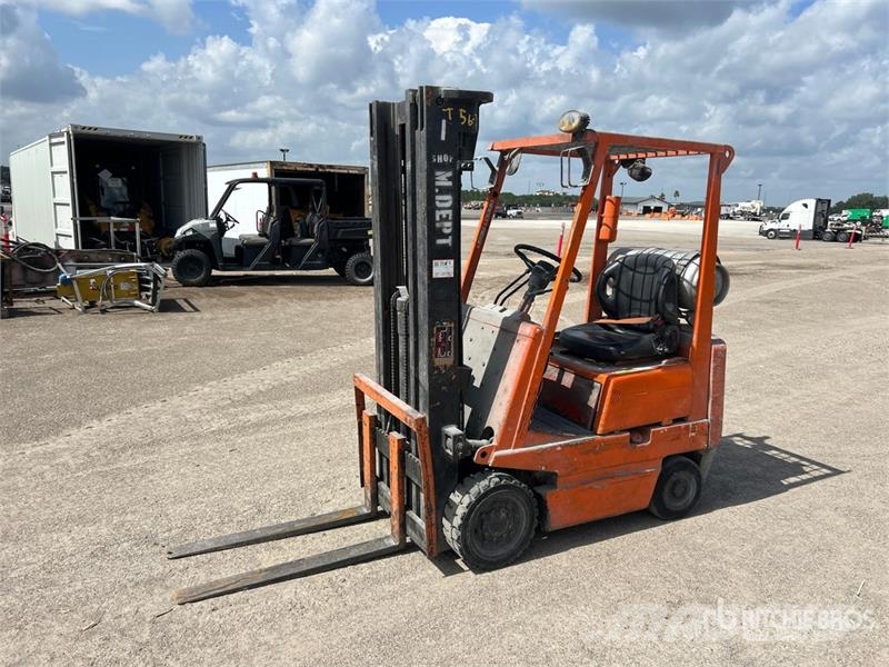 Toyota 42-3FGC15 2650 lb Cushion Tire Forklift Targoncák-Egyéb