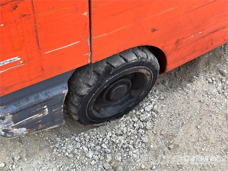 Toyota 50-8FGCSU20 3150 lb Pneumatic Tire Forklift フォークリフト - その他