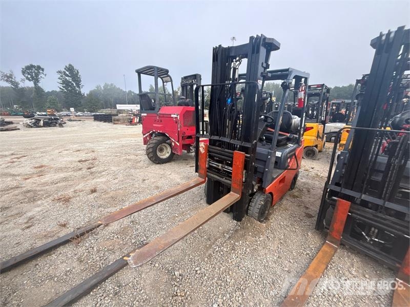 Toyota 50-8FGCSU20 3150 lb Pneumatic Tire Forklift フォークリフト - その他