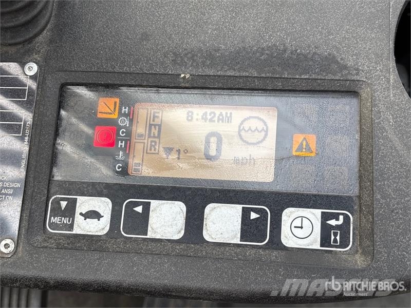 Toyota 50-8FGCSU20 3150 lb Pneumatic Tire Forklift フォークリフト - その他