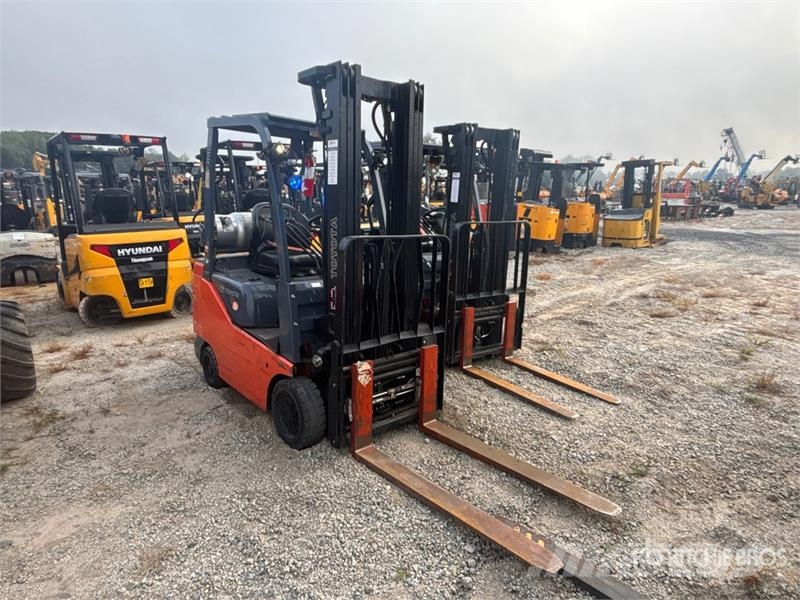Toyota 50-8FGCSU20 3150 lb Pneumatic Tire Forklift フォークリフト - その他