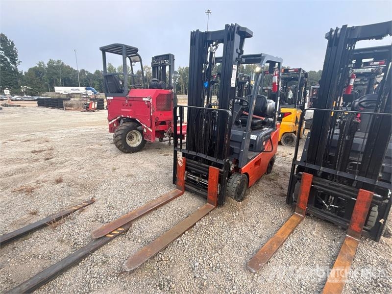 Toyota 50-8FGCSU20 3150 lb Pneumatic Tire Forklift フォークリフト - その他