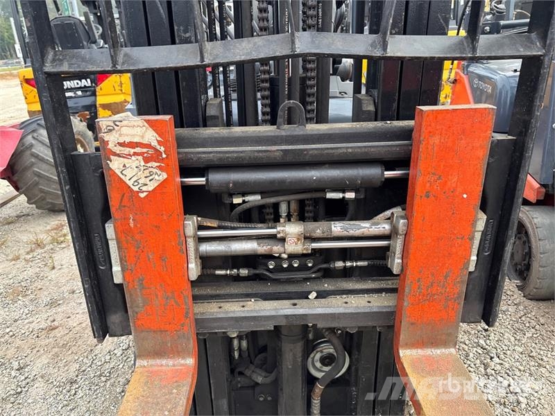 Toyota 50-8FGCSU20 3150 lb Pneumatic Tire Forklift フォークリフト - その他