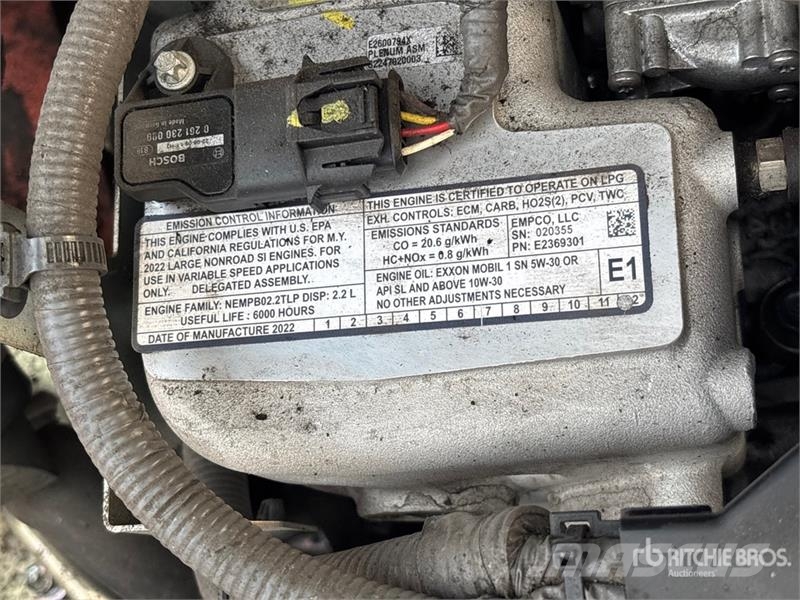Toyota 50-8FGCSU20 3150 lb Pneumatic Tire Forklift フォークリフト - その他