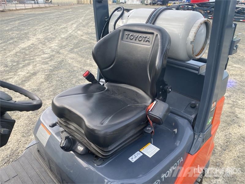 Toyota 50-8FGCU25 4500 lb Cushion Tire Forklift Other
