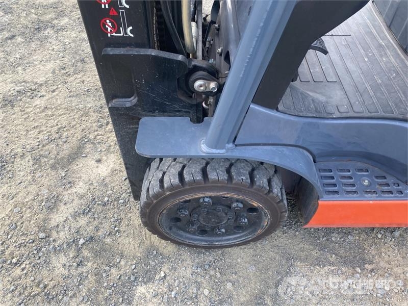 Toyota 50-8FGCU25 4500 lb Cushion Tire Forklift Other