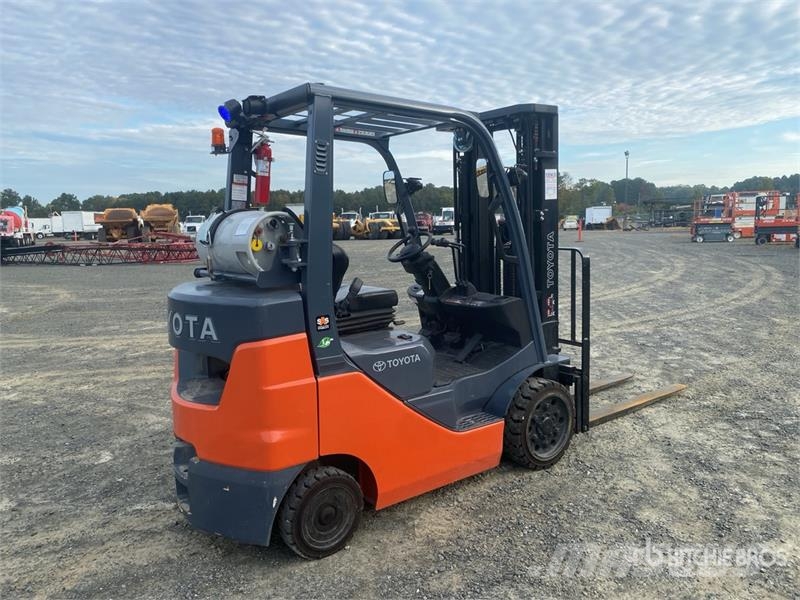 Toyota 50-8FGCU25 4500 lb Cushion Tire Forklift Other