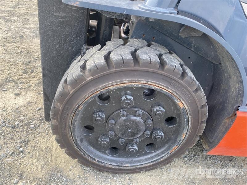Toyota 50-8FGCU25 4500 lb Cushion Tire Forklift Other